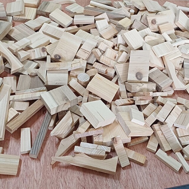 나무에,나무에 다양한 나무조각 창의적인 나무조각 놀이